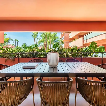Luxury Salinas Beachside Apartment *
