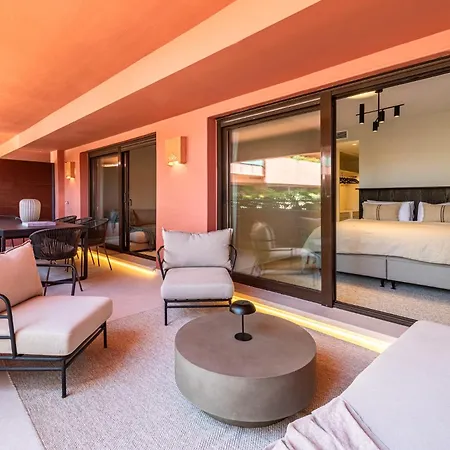 Luxury Salinas Beachside