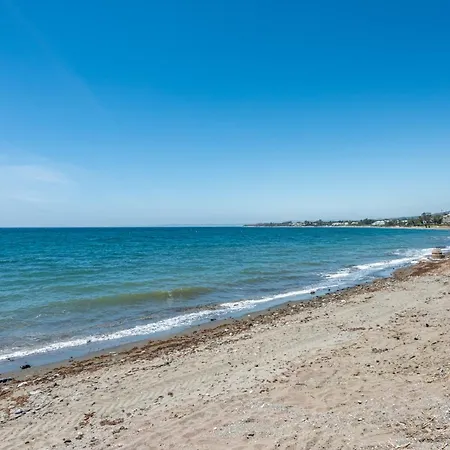 Luxury Salinas Beachside Apartment Estepona