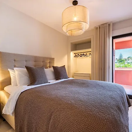 Luxury Salinas Beachside Apartment